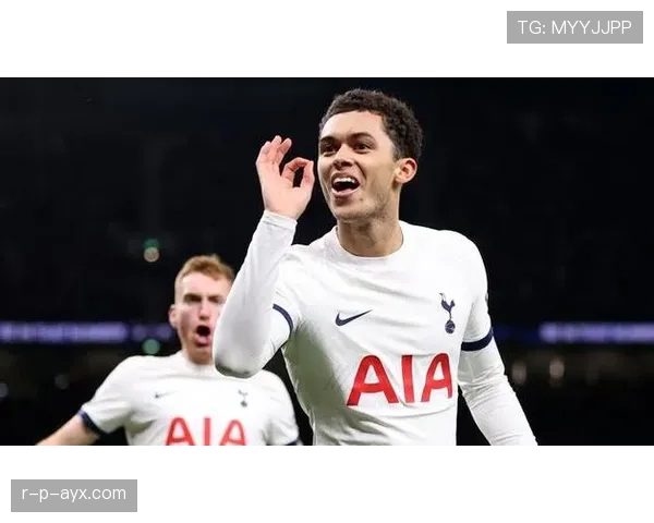 霍伊别尔生涯轨迹：从南安普顿到热刺的中场成长解析