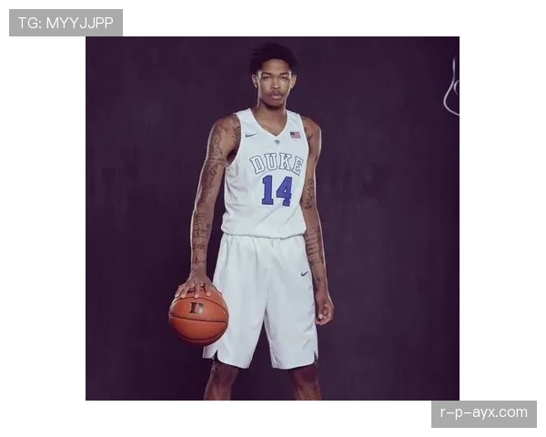 英格拉姆突破创造挡拆拉开空间，提升鹈鹕核心得分效率